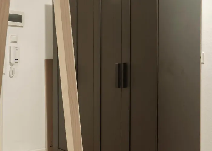 Hamburger Am Flughafen Daire *